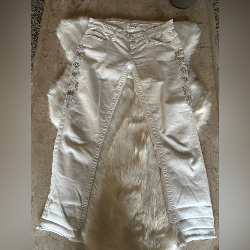 Daytrip “Leo” White Embellished Jeans